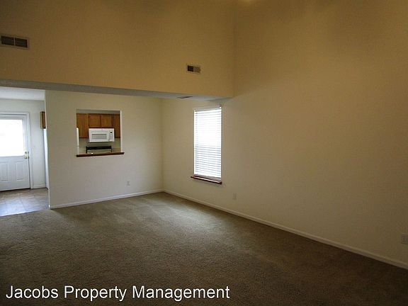 5th image of 2416 Northampton Dr