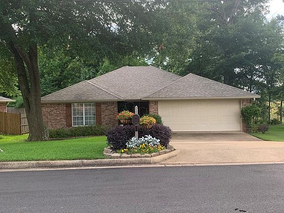2nd image of 4919 Woodcreek Dr