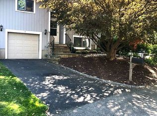 15 Quincy Ct, Goldens Bridge, NY 10526