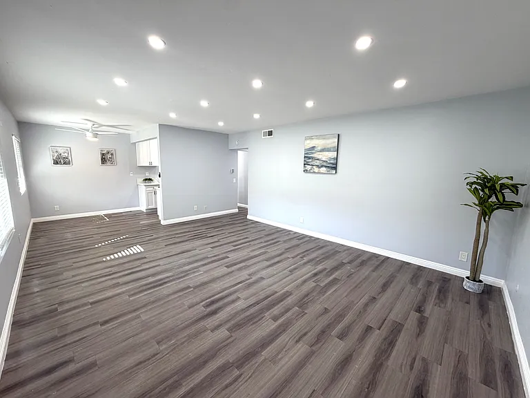 Welcome to Pacific View Apartments — Photo 19