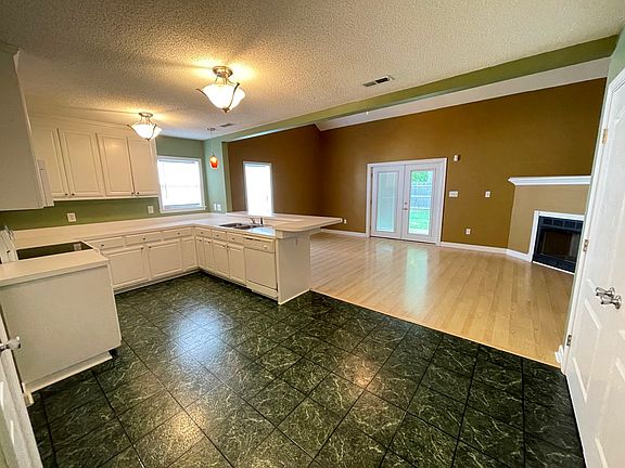 4th image of 3436 Westgate Dr