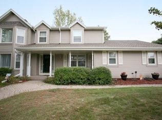 931 Kentwood Dr, Racine, WI 53402