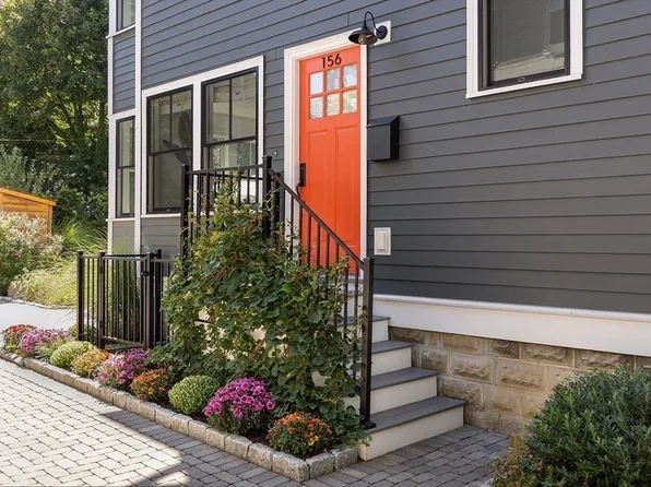 156 Fayerweather St #156, Cambridge, MA 02138