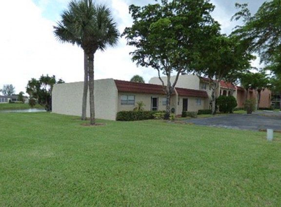 3rd image of 112 Lake Evelyn Dr