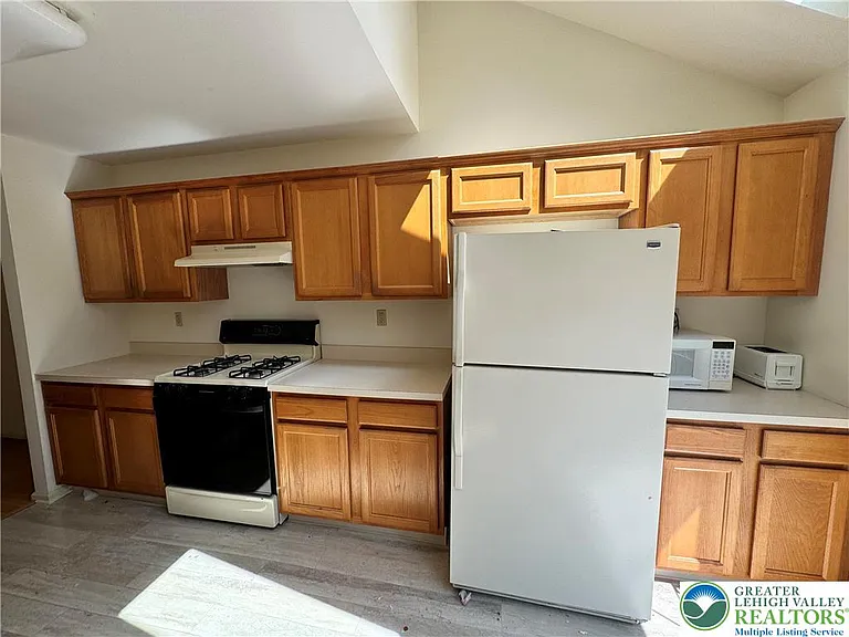 4142 Huckleberry Dr — Photo 4