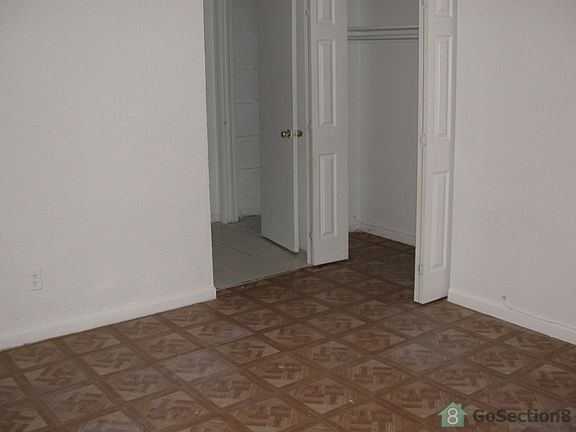 5th image of 640 SW 16th Ave APT C
