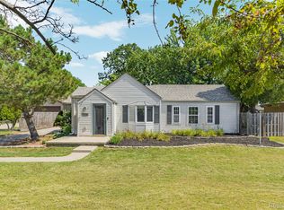 23635 Lakewood St, Clinton Township, MI 48035