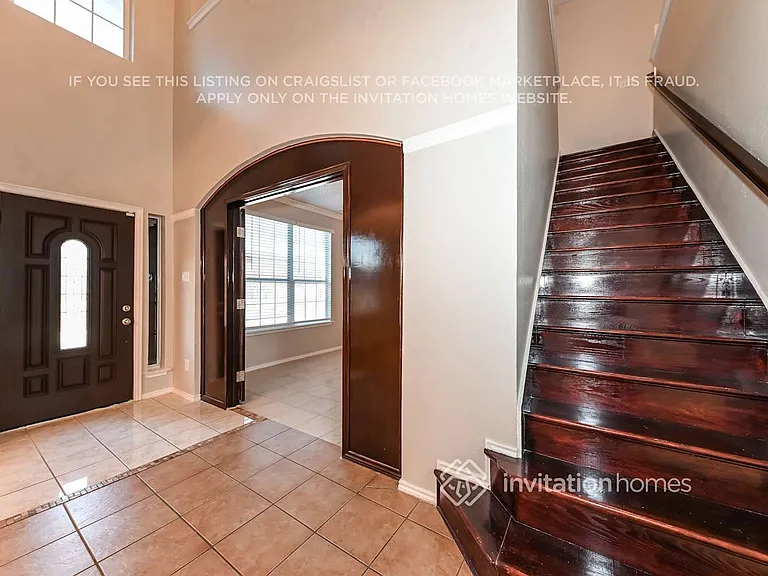 4906 Autumn Hl — Photo 2