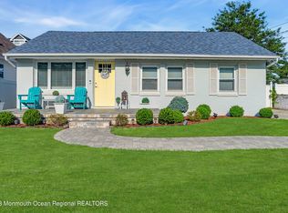 5 Pinecrest Dr, Toms River, NJ 08753