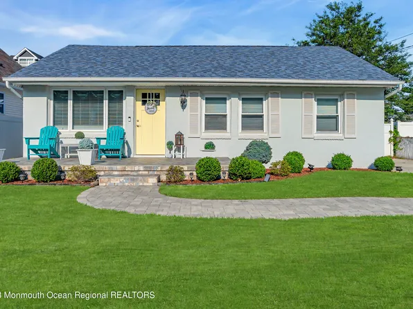 5 Pine Crest Drive, Toms River, NJ 08753