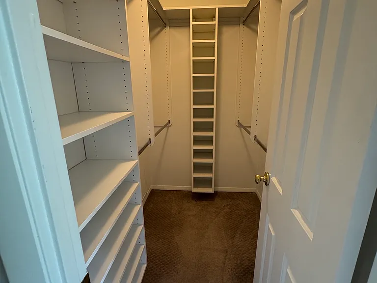 7804 Old Farm Ln — Photo 8
