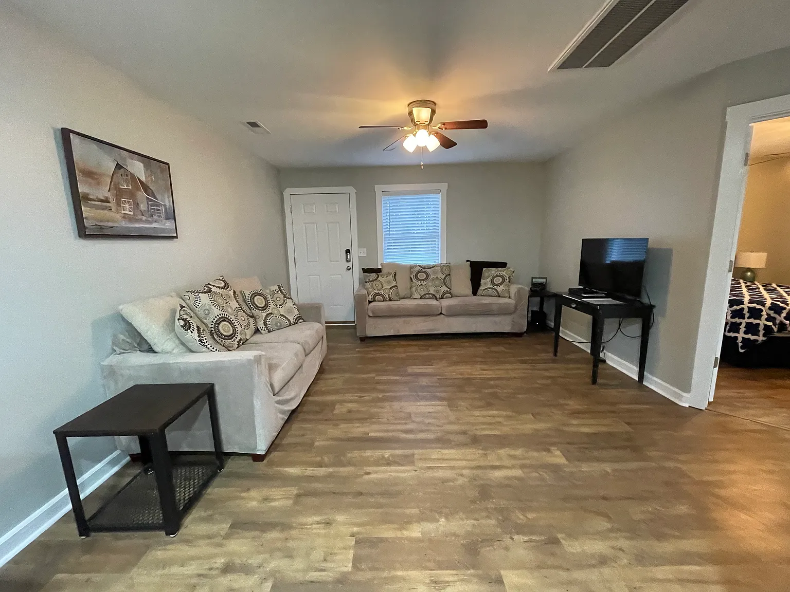 2 bed, 800 sqft, $1,275 — Photo 3