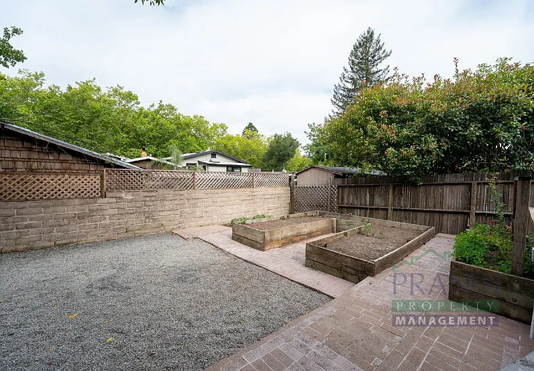 40 Pleasant Ln — Photo 23