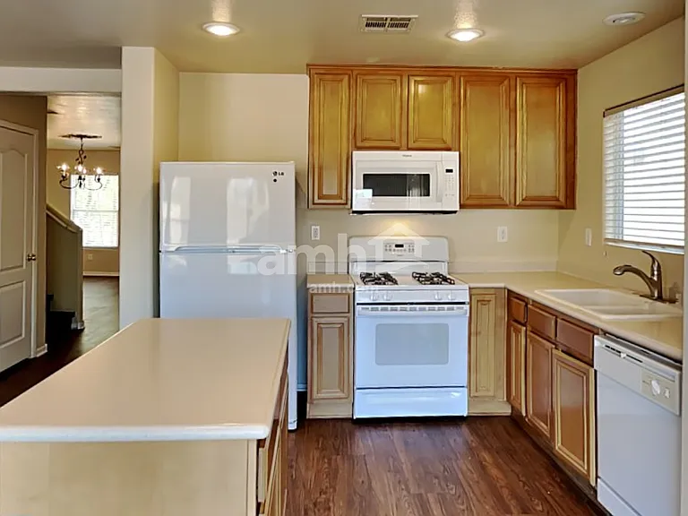 6317 Climbing Vine Ave — Photo 3