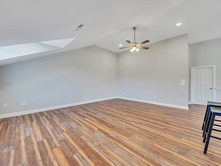 1180 Longfield Rd — Photo 55