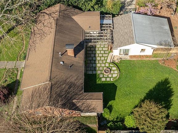 5th image of 618 Kimberly Dr