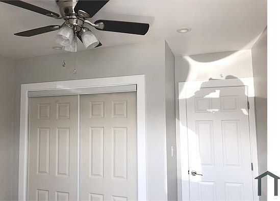5th image of 11818 S Main St #3