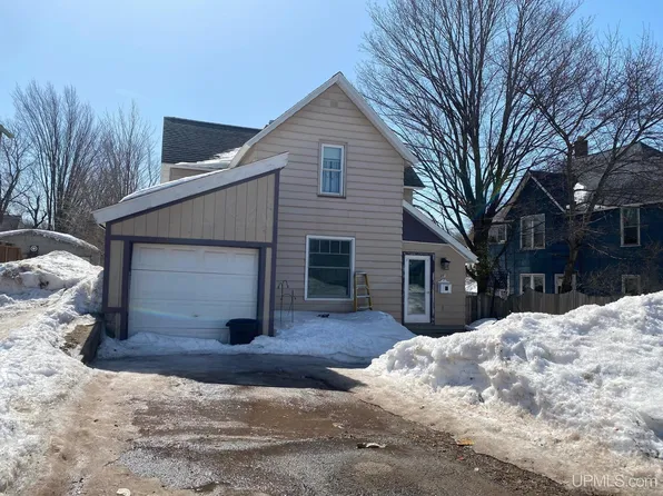 318 E Lincoln St, Negaunee, MI 49866