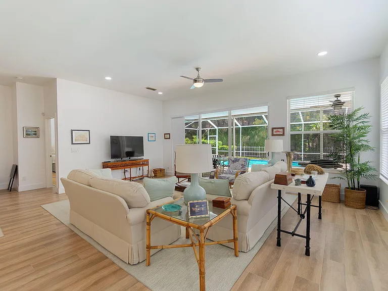 7533 SE Autumn Ln — Photo 16