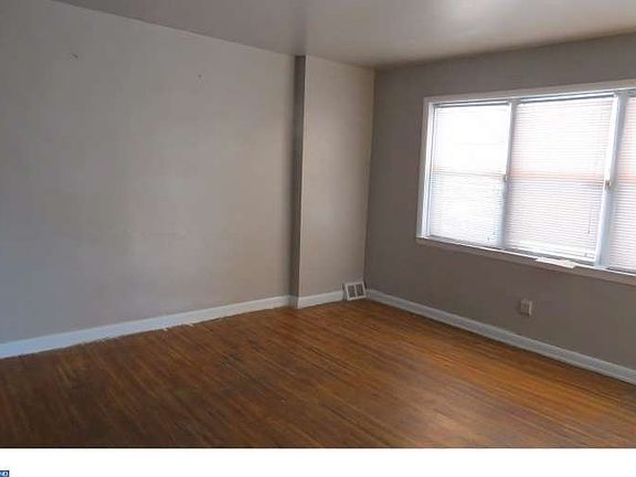 3rd image of 6305 Guyer Ave