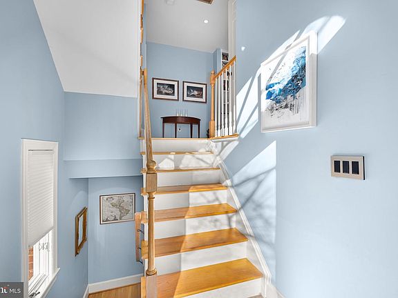 2nd image of 3988 Georgetown Ct NW