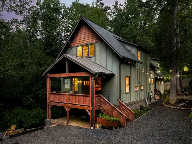 51 Westover Dr — Photo 4