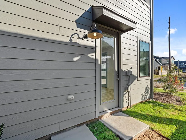 3235 Loam Ln — Photo 32