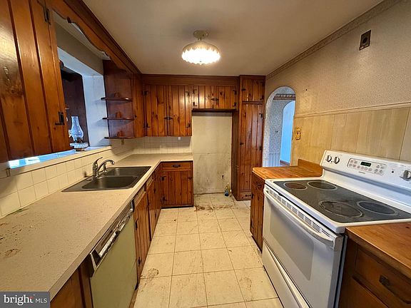 5th image of 1635 Kumry Rd