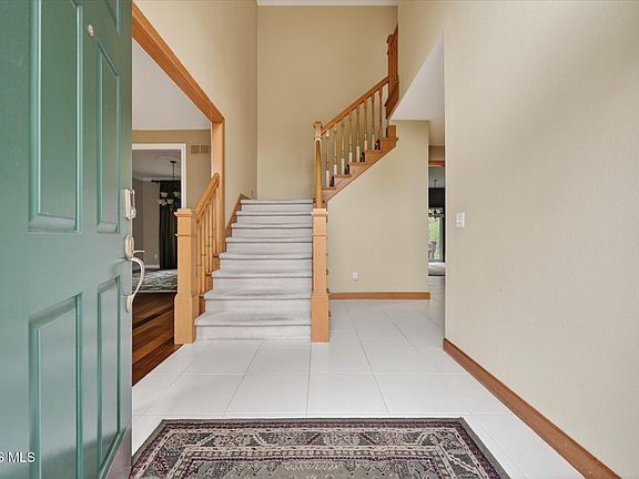 5th image of 8819 Royal Oak Dr