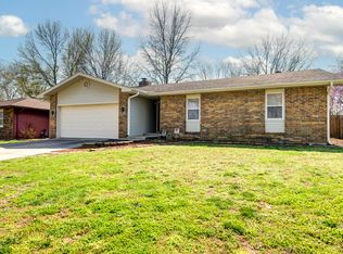 1904 E Wheatridge Dr, Springfield, MO 65803
