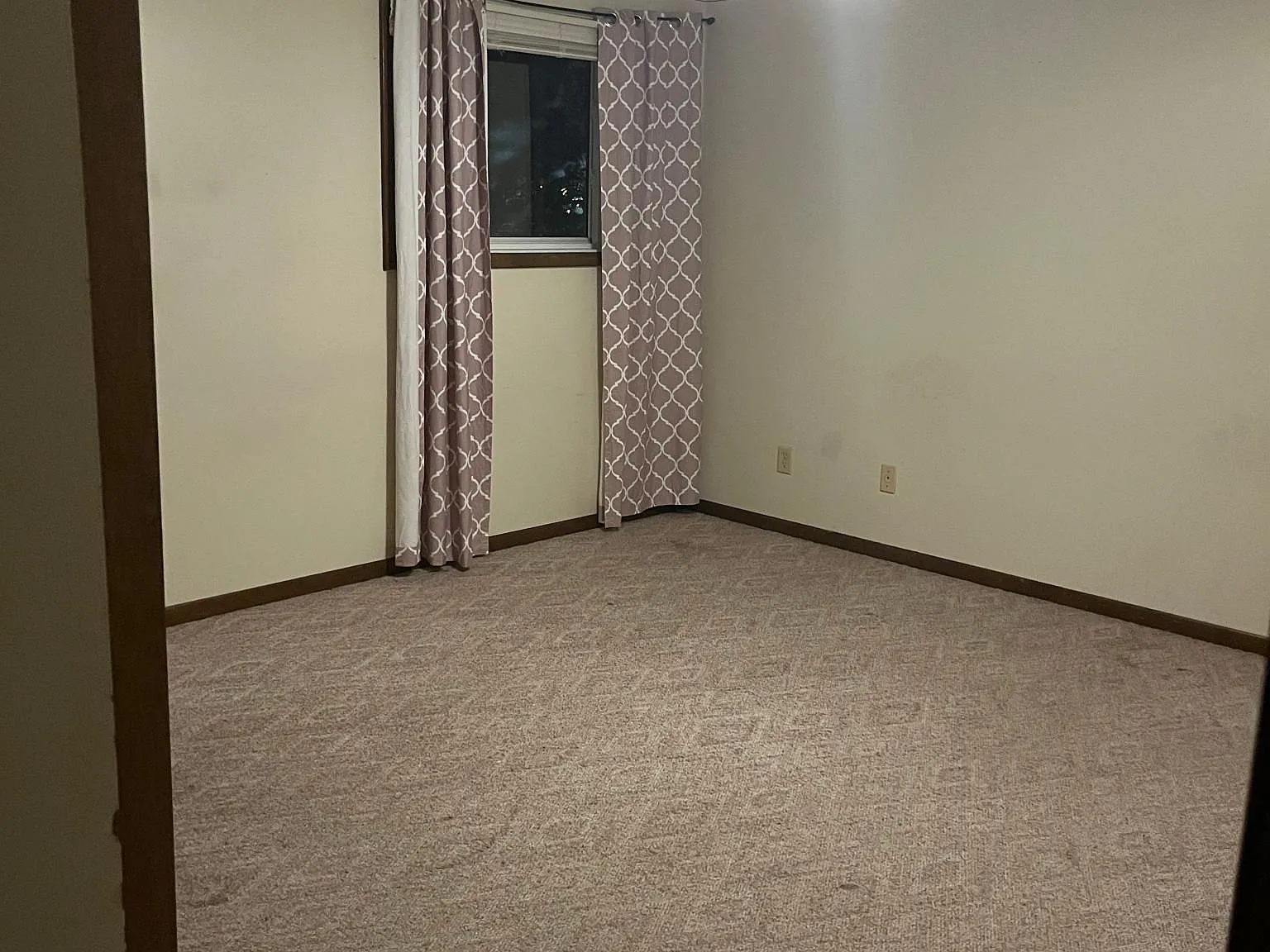 2 bed, 1.5 bath, 1080 sqft, $1,200 — Photo 2