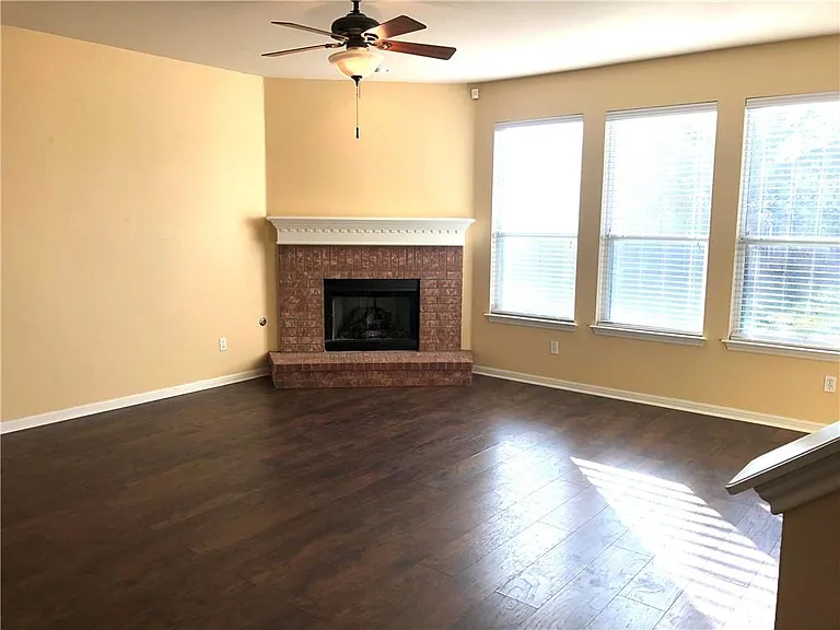 20625 Farm Pond Ln — Photo 10