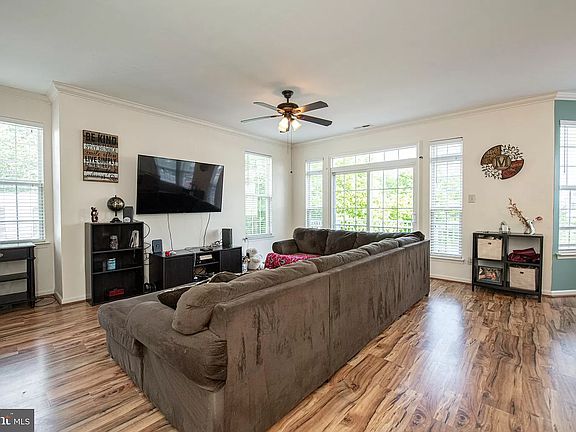 3rd image of 79 Hannah Ct