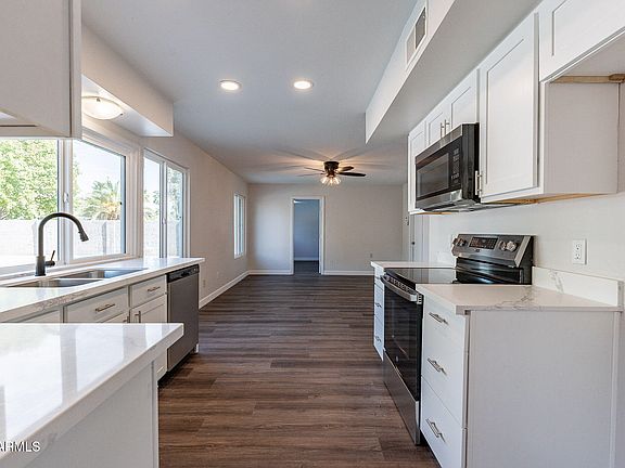 4th image of 16014 N 23RD Avenue