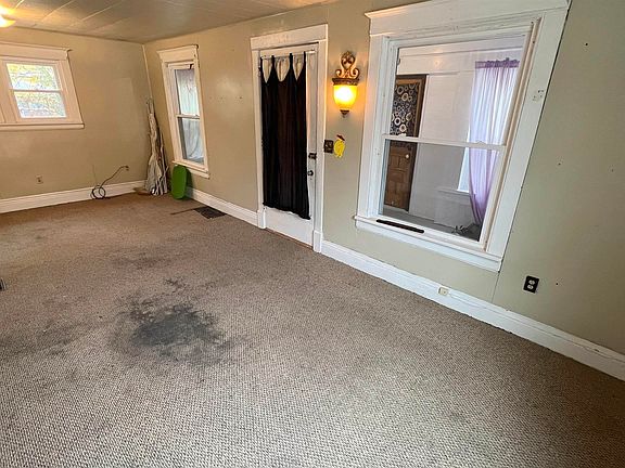 5th image of 415 5th St NW