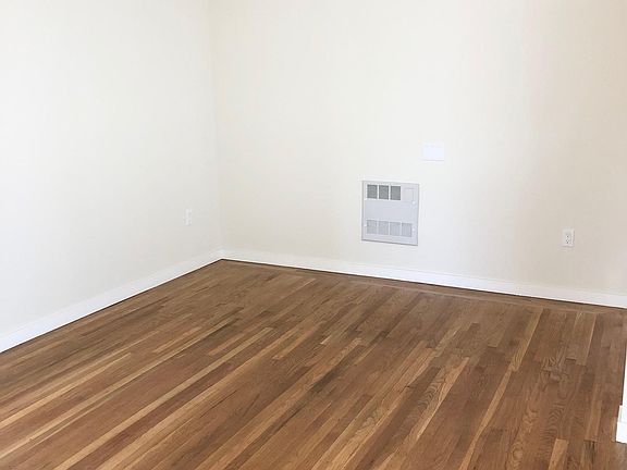 2nd image of 1548 Powell St