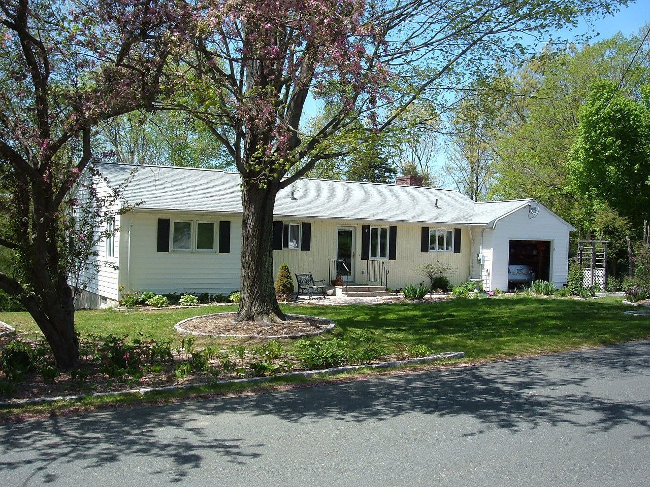 14 Ridgewood Rd, Woodbury, CT 06798 Zillow