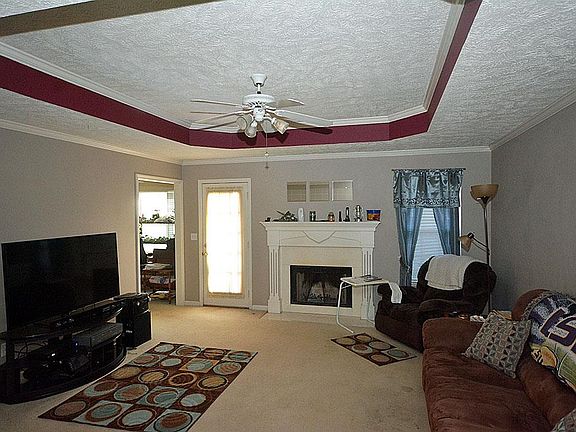 2nd image of 701 Williamsburg Dr