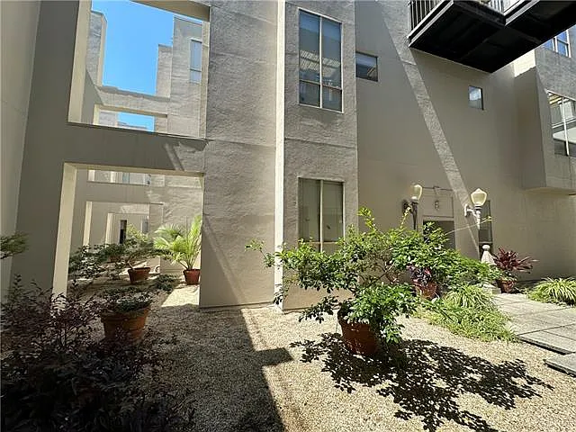 330 Julia St #205 — Photo 26