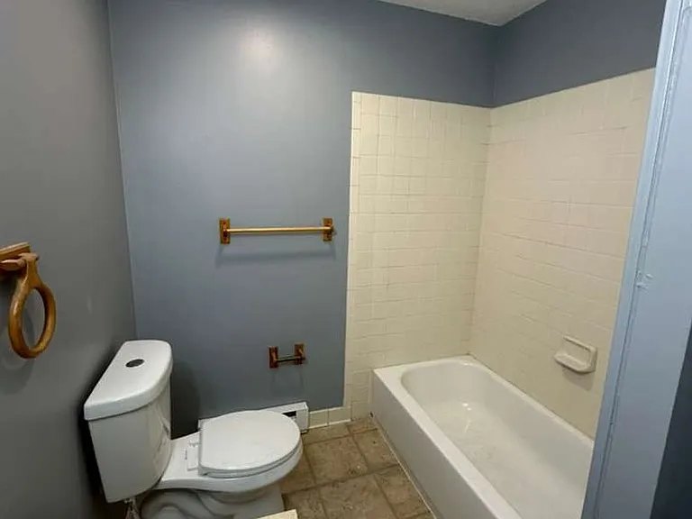 176 Lincoln St — Photo 12