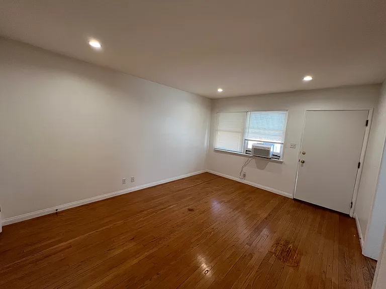 404 W Windsor Rd #B — Photo 19