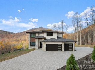22 Chesten Mountain Dr, Asheville, NC 28803