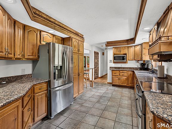 2nd image of 40 Searles Road