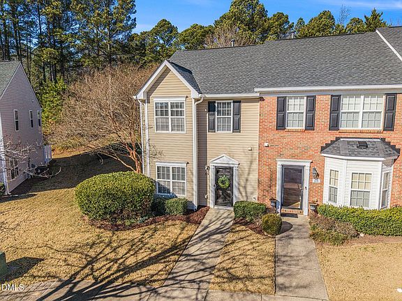 3rd image of 110 Anterbury Dr