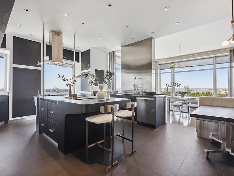 240 Riverside Blvd #1 — Photo 12