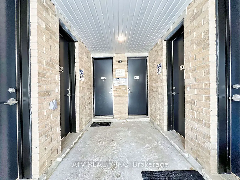 58 Elizabeth St S #2402