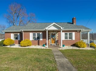 70 5th St, California, PA 15419