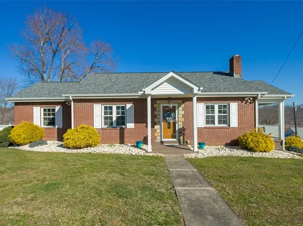 70 5th St, California, PA 15419