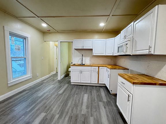 3rd image of 267 Oliver St #5