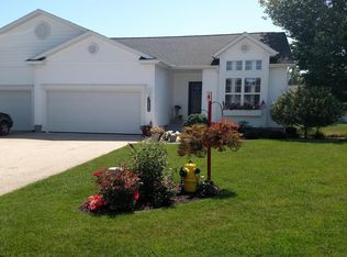 2499 Golden Maple Ave, Fruitport, MI 49415